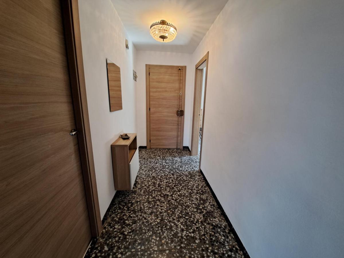 Gran Apartamento Vistas Mar Салоу Екстериор снимка